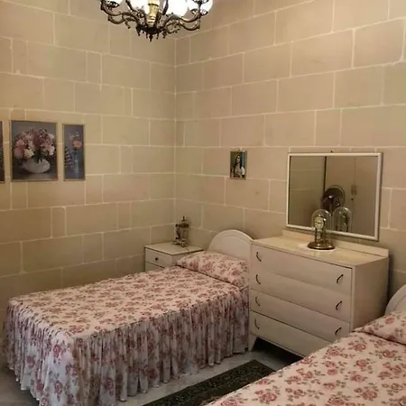 Dhalia בית אירוח *